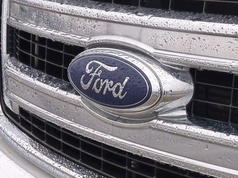 Used 2014 Ford F150 XLT w/ Trailer Tow Package image 12