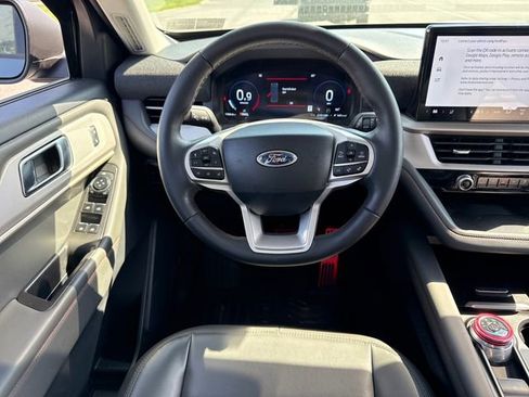 Used 2025 Ford Explorer Active w/ Active Comfort Package AWD/4WD image 22