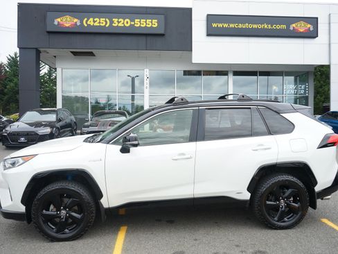 Used 2019 Toyota RAV4 XSE AWD/4WD image 2