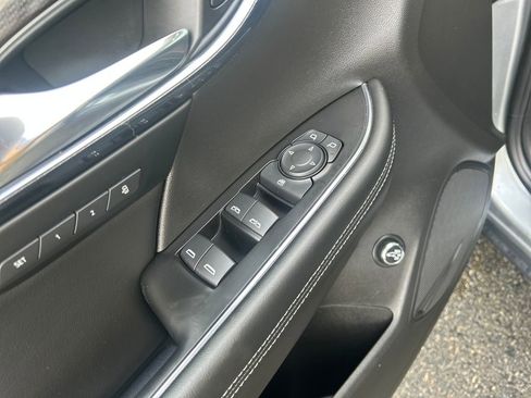 Used 2023 Buick Envision Essence w/ Sport Touring Package image 20