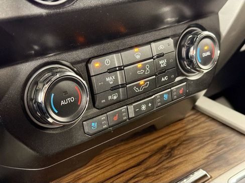 Used 2019 Ford F150 Lariat w/ FX4 Off-Road Package image 15