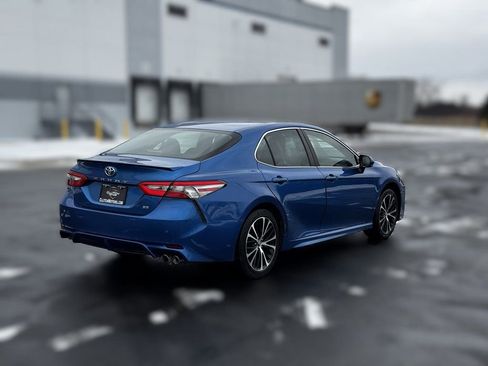 Used 2018 Toyota Camry SE image 5