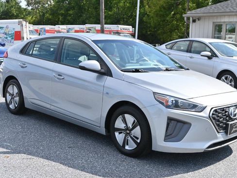 Used 2020 Hyundai Ioniq Blue FWD image 4