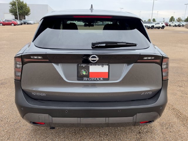 Certified 2025 Nissan Kicks SV AWD/4WD image 7