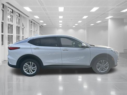 Used 2024 Buick Envista Preferred w/ Convenience I Package image 4