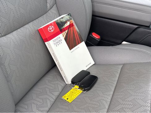 Used 2022 Toyota Tundra Limited image 24