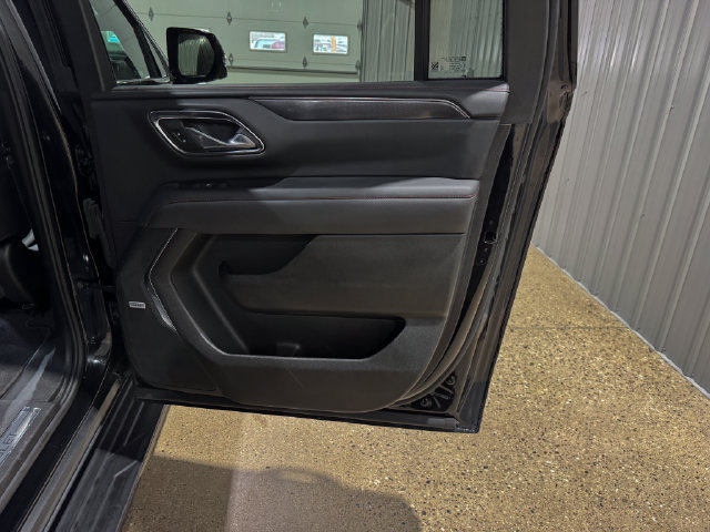 Used 2024 Chevrolet Suburban RST w/ Luxury Package AWD/4WD image 28