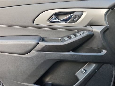 Used 2023 Chevrolet Traverse LT image 21