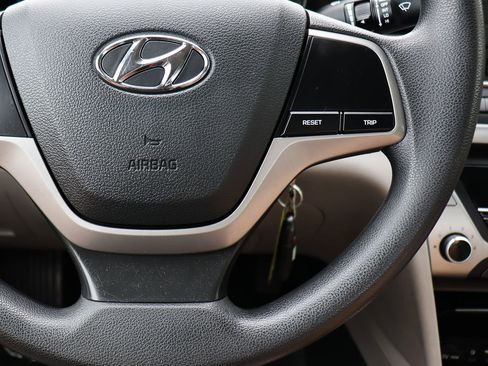 Used 2017 Hyundai Elantra SE FWD image 50
