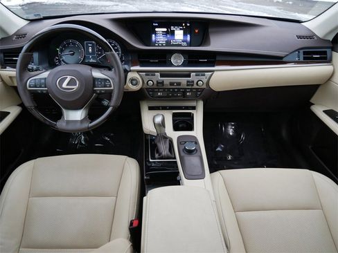 Used 2018 Lexus ES 350 w/ Premier Package image 12