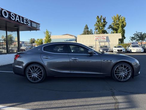 Used 2014 Maserati Ghibli image 2