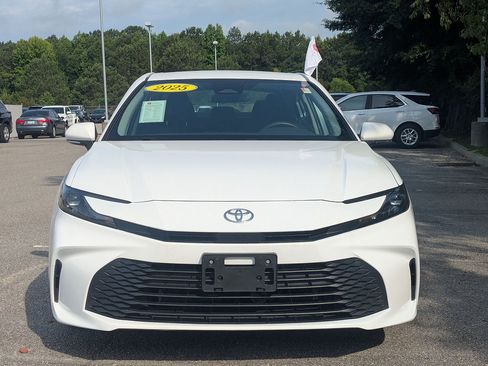 Certified 2025 Toyota Camry LE FWD image 8