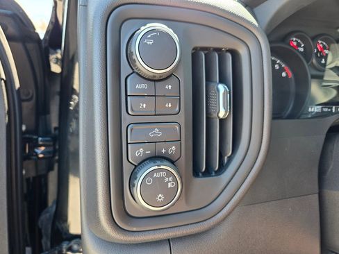 Used 2025 Chevrolet Silverado 1500 Custom Trail Boss w/ Dark Appearance Package image 24