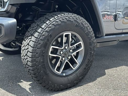 Used 2026 Jeep Gladiator Mojave AWD/4WD image 12