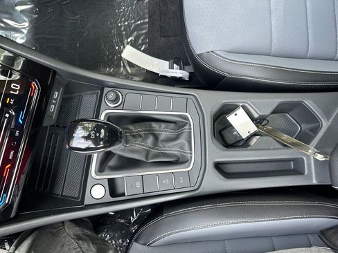 New 2026 Volkswagen Jetta SE FWD image 17