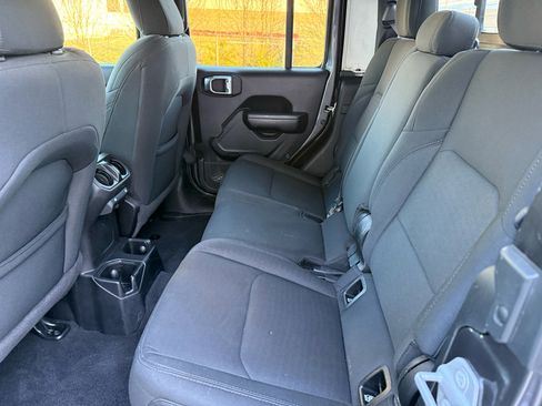 Used 2021 Jeep Gladiator Sport image 21
