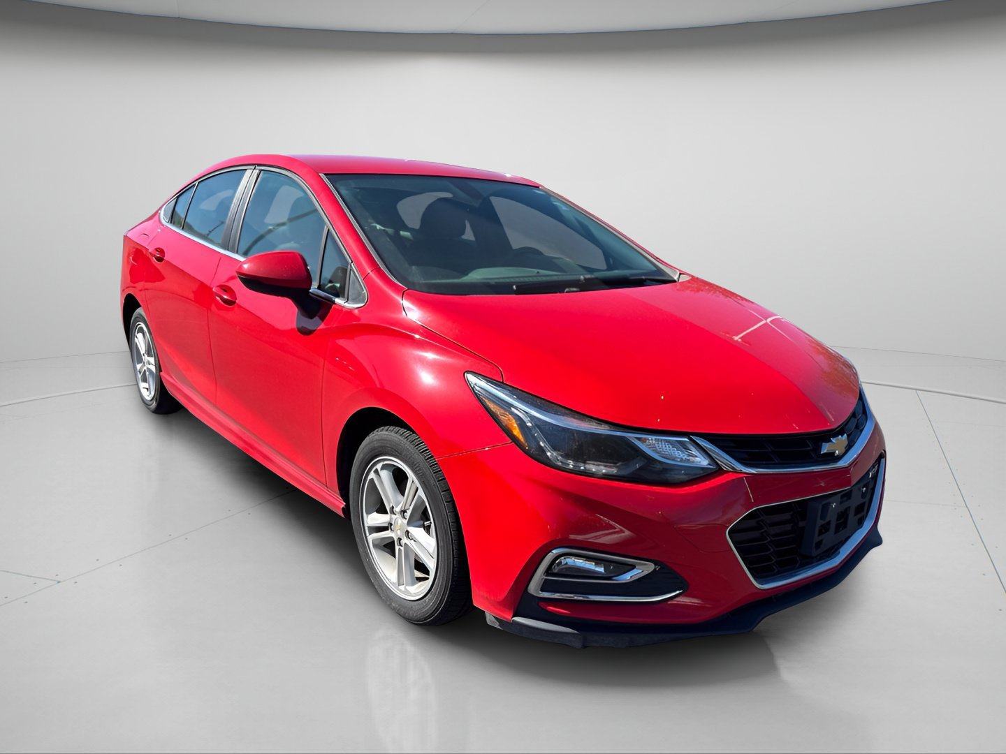 Used 2017 Chevrolet Cruze LT w/ Convenience Package FWD image 2