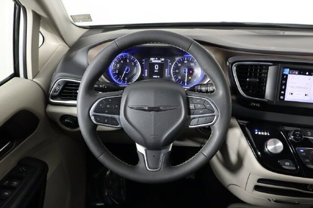 Used 2023 Chrysler Voyager LX FWD image 8
