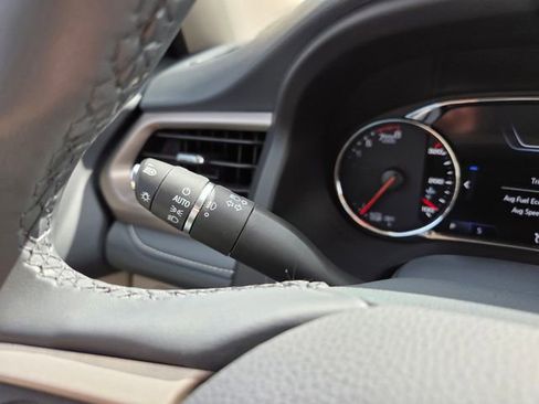 Used 2023 GMC Acadia Denali AWD/4WD image 25