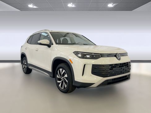 New 2026 Volkswagen Tiguan S image 7