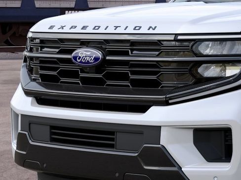 New 2027 Ford Expedition Platinum RWD image 17
