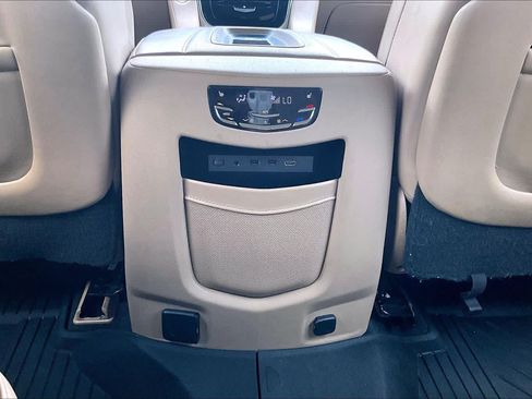 Used 2020 Cadillac Escalade Platinum AWD/4WD image 34