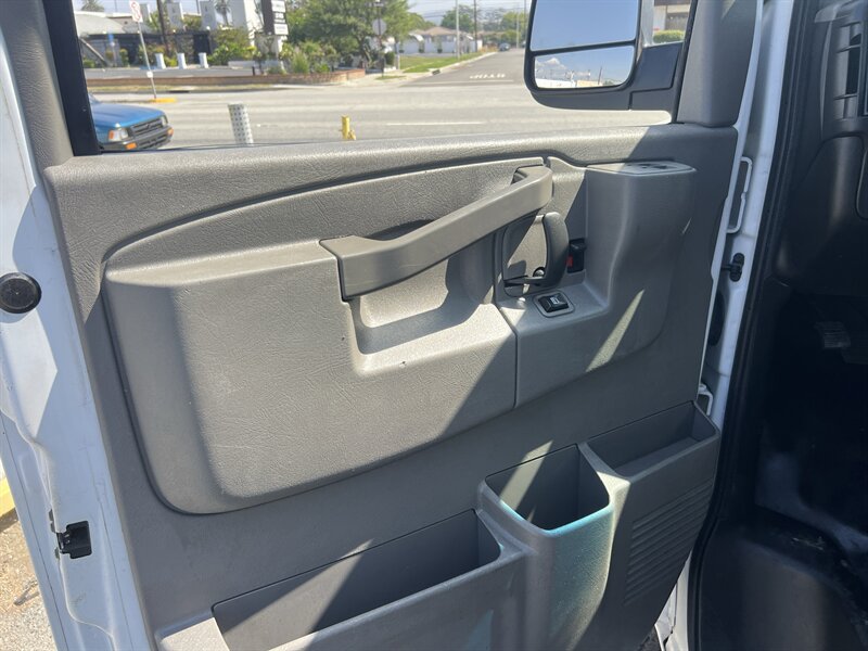 Used 2019 Chevrolet Express 2500 w/ Driver Convenience Package RWD image 13