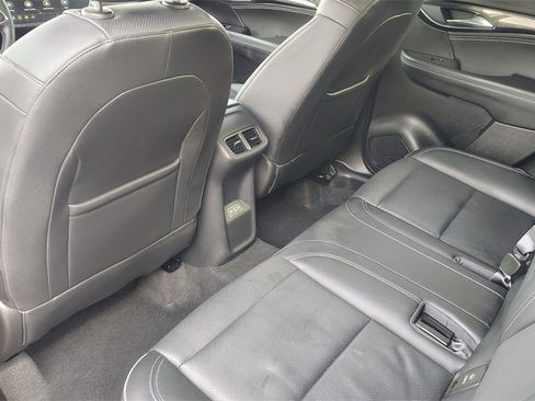 Used 2023 Buick Envision Essence image 28