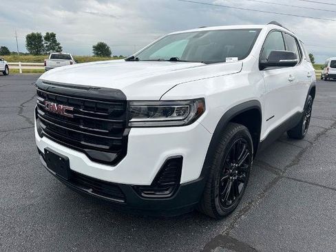 Used 2023 GMC Acadia SLE w/ Elevation Edition FWD image 4