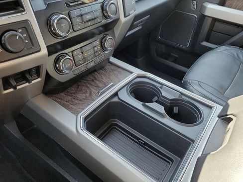 Used 2019 Ford F250 Lariat w/ Chrome Package AWD/4WD image 25
