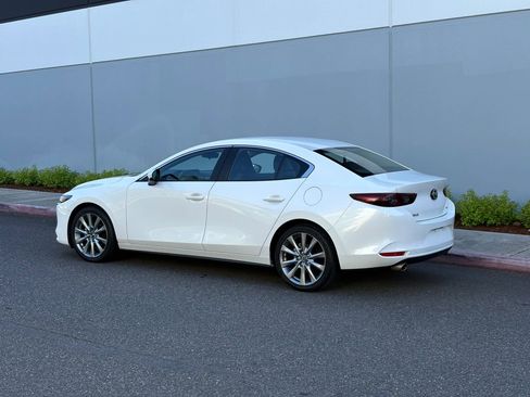 Used 2021 MAZDA MAZDA3 s FWD image 4