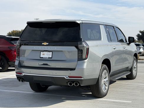 New 2026 Chevrolet Suburban Premier image 4