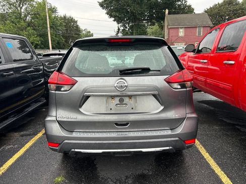 Used 2018 Nissan Rogue S AWD/4WD image 6