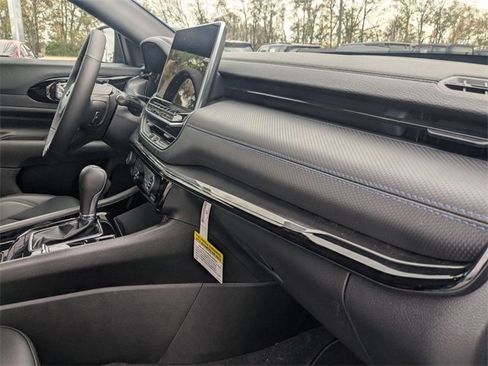 New 2026 Jeep Compass Latitude image 39