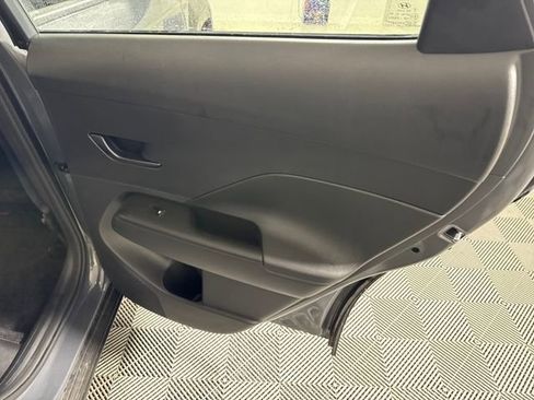 Used 2025 Hyundai Kona SE image 18