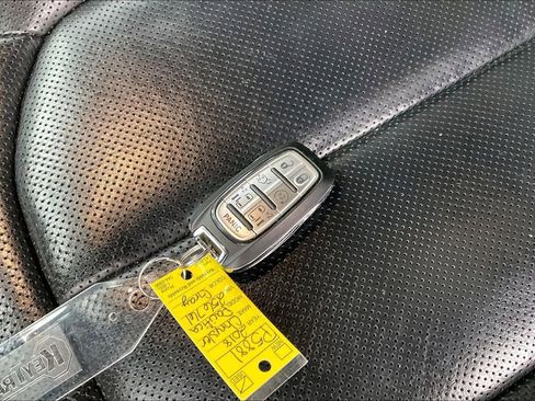 Used 2018 Chrysler Pacifica Limited w/ Advanced Safetytec Group image 9