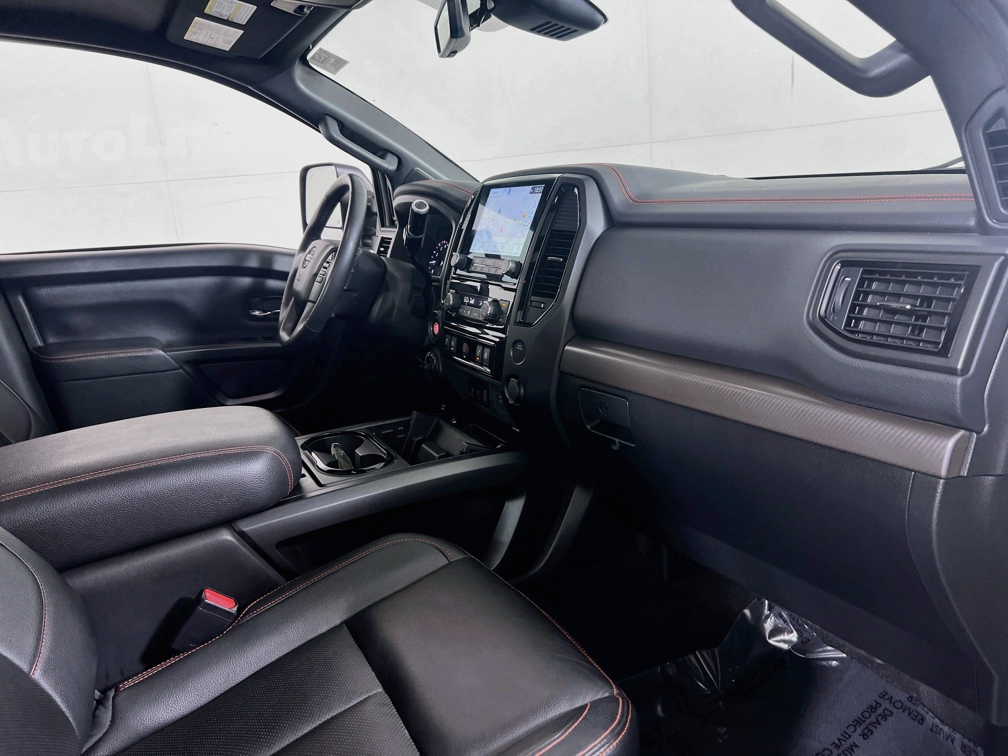 Used 2024 Nissan Titan PRO-4X w/ Pro-4x Convenience Package AWD/4WD image 29