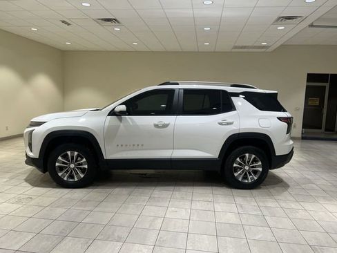 Certified 2025 Chevrolet Equinox LT w/ Convenience Package II image 2