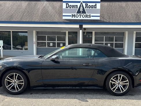 Used 2017 Ford Mustang Premium RWD image 3