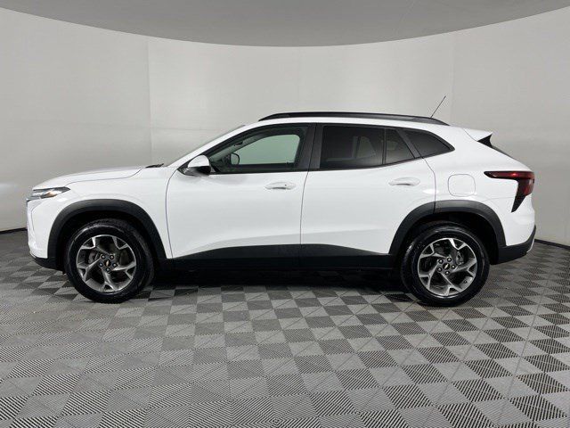 Used 2024 Chevrolet Trax LT w/ Driver Confidence Package FWD image 5