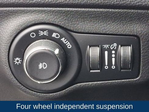 Used 2018 Jeep Compass Latitude w/ Popular Equipment Group image 9