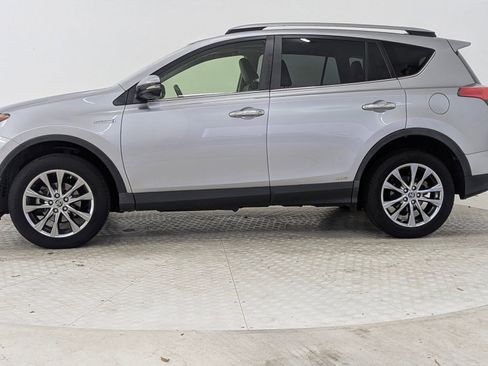 Used 2017 Toyota RAV4 Limited image 2