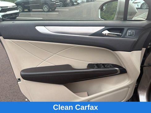 Used 2019 Lincoln MKC Premiere FWD image 13