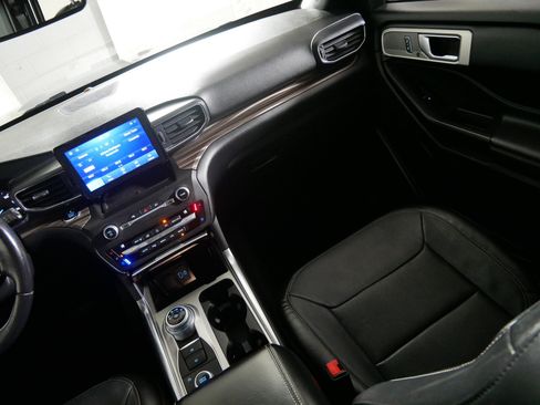Used 2020 Ford Explorer Limited AWD/4WD image 11