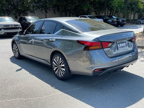 Used 2023 Nissan Altima 2.5 SV FWD image 5