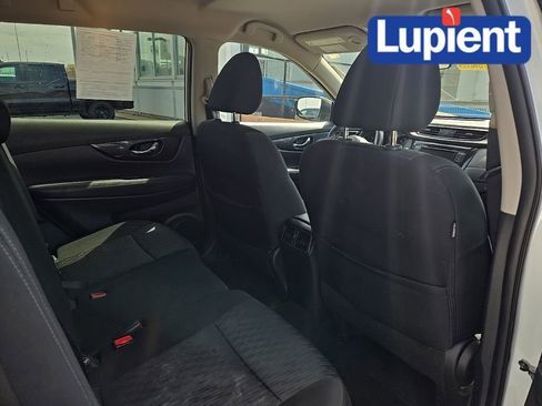 Used 2020 Nissan Rogue SV image 15