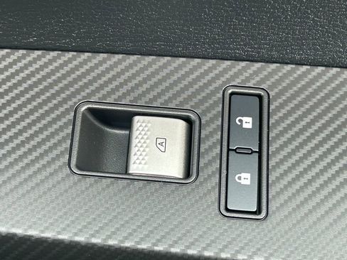 Used 2025 Mitsubishi Outlander 4WD Plug-In Hybrid image 39