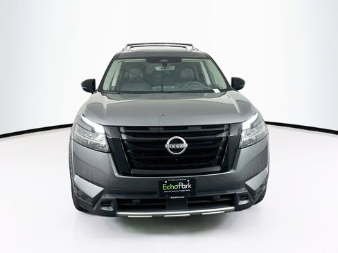 Used 2024 Nissan Pathfinder Platinum w/ Cargo Package AWD/4WD image 2