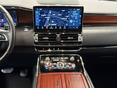 Certified 2024 Lincoln Navigator Reserve w/ Monochromatic Package image 24