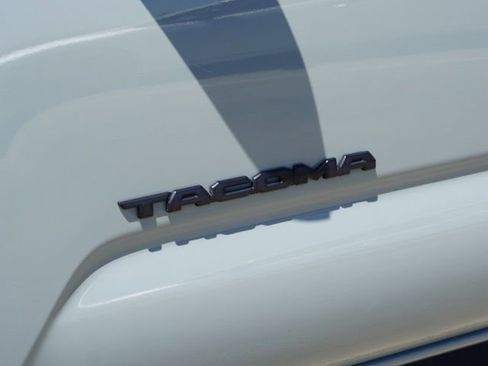 Used 2023 Toyota Tacoma TRD Sport w/ Technology Package AWD/4WD image 10